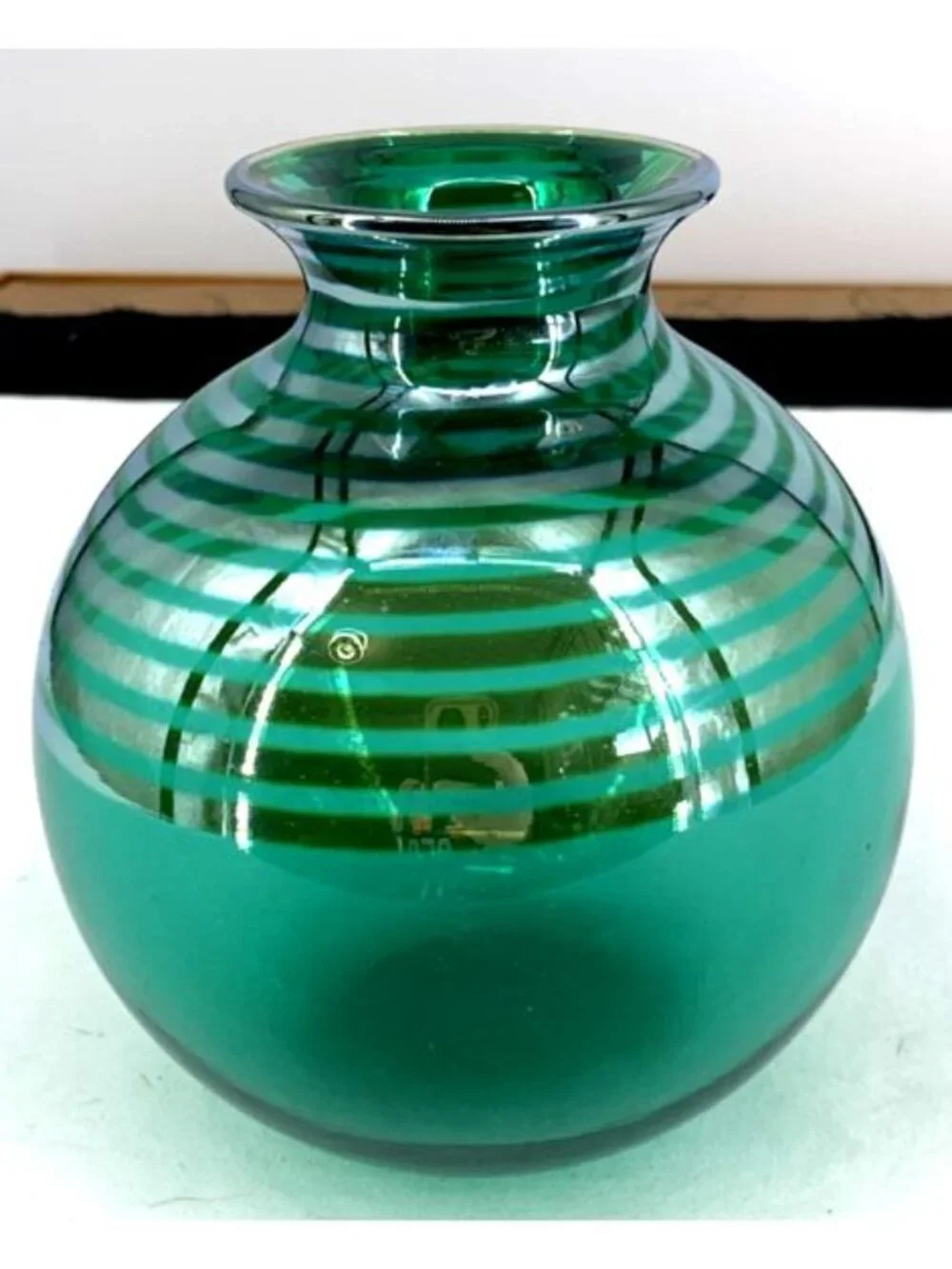 Steve Correia Iridescent Pulled Feather Art Glass Vase VM 3.88.5 Signed